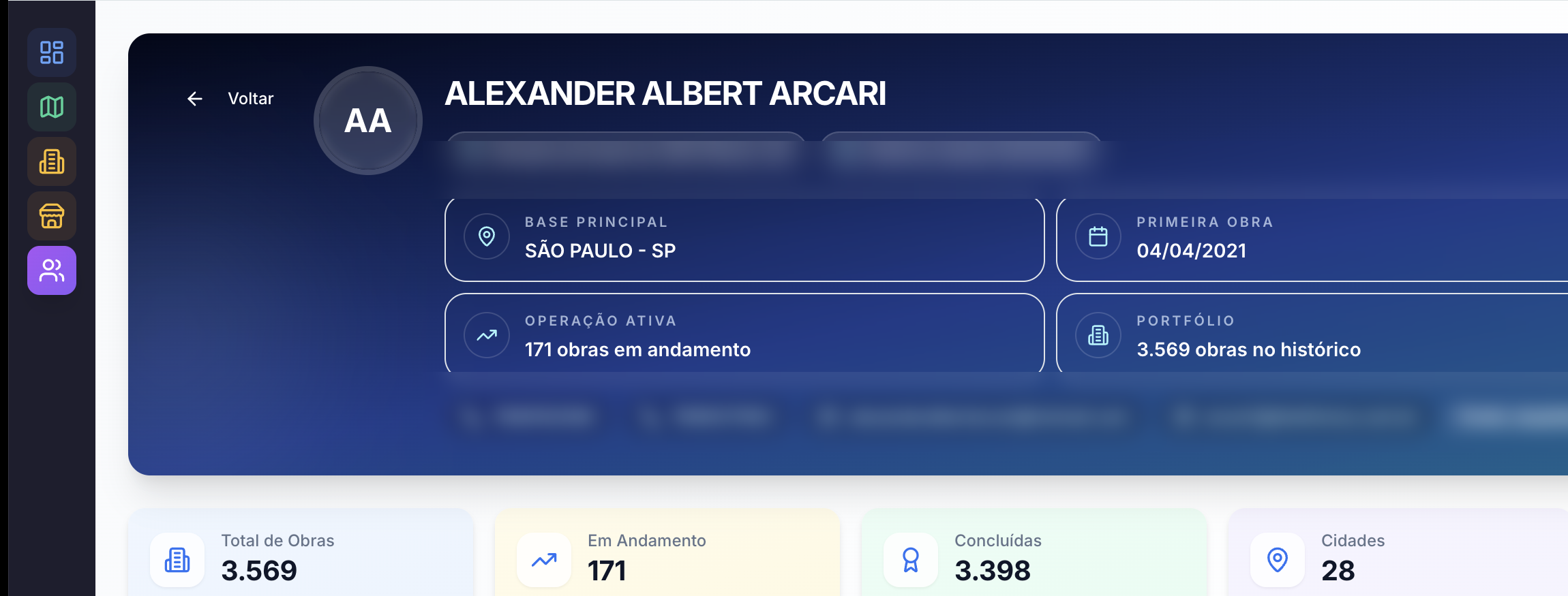Print real do perfil do arquiteto Alexander Albert Arcari no Obras365 com contatos sensíveis desfocados